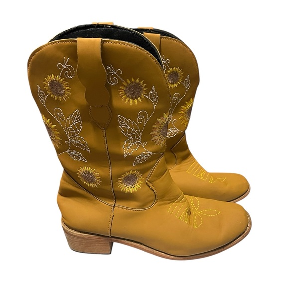 Sunflower Embroidered Cowgirl Boots - Picture 2 of 6